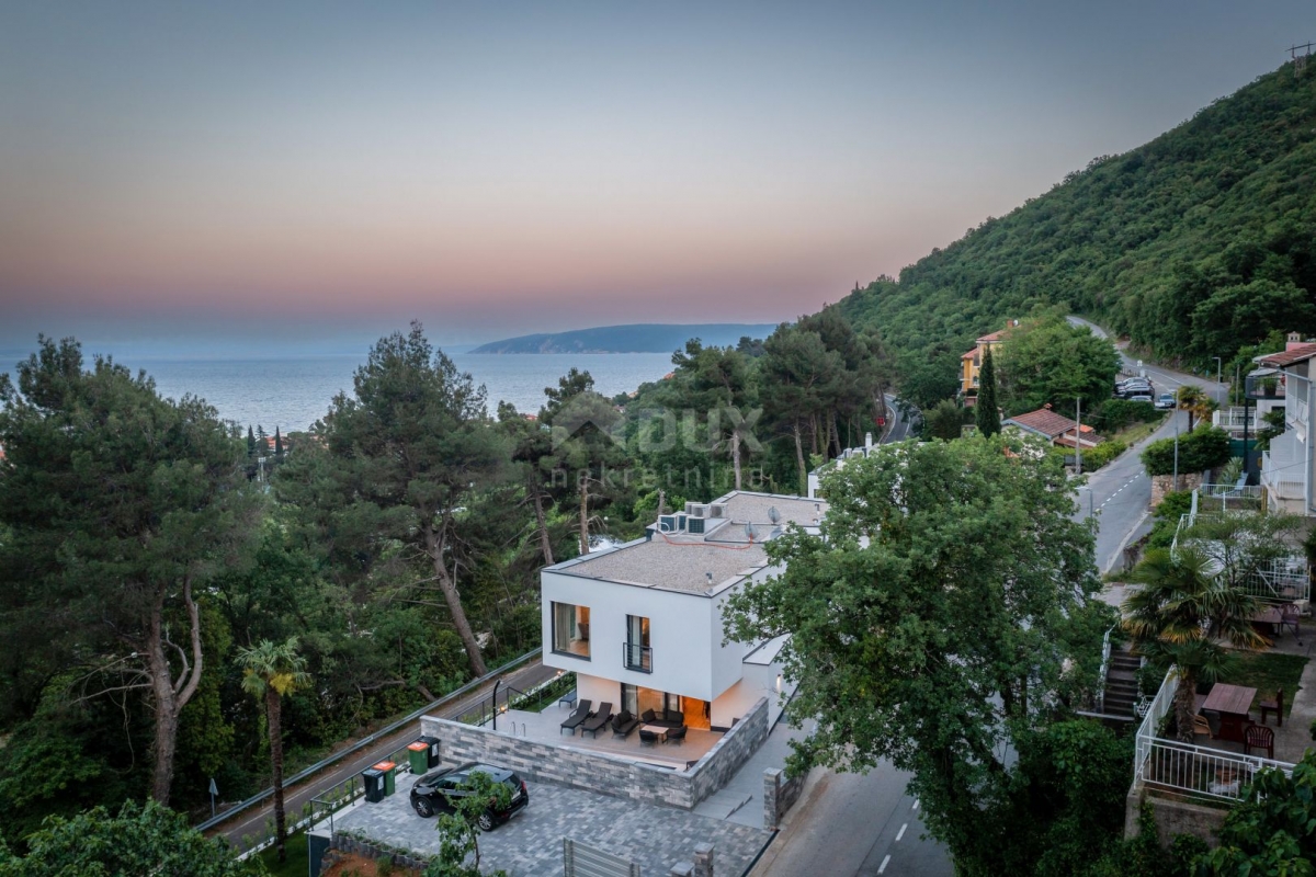 OPATIJA, MOŠĆENIČKA DRAGA – zwei neue Villen mit Swimmingpool, 410 m2 + 225 m2 mit Garten, Möbeln un