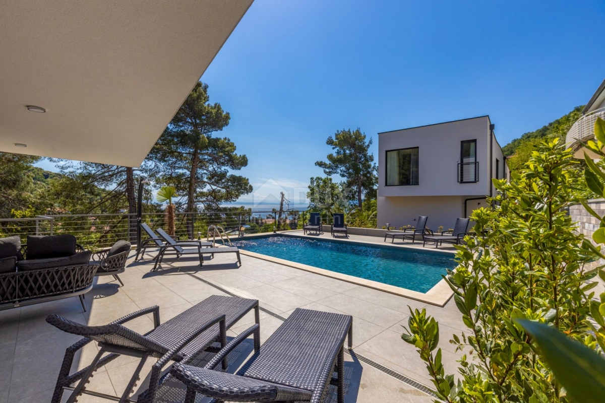 OPATIJA, MOŠĆENIČKA DRAGA – zwei neue Villen mit Swimmingpool, 410 m2 + 225 m2 mit Garten, Möbeln un