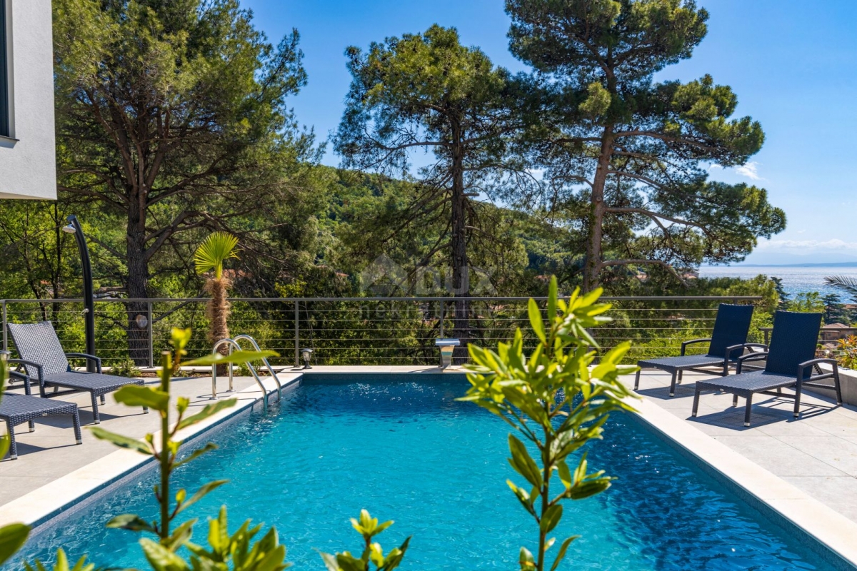 OPATIJA, MOŠĆENIČKA DRAGA – zwei neue Villen mit Swimmingpool, 410 m2 + 225 m2 mit Garten, Möbeln un