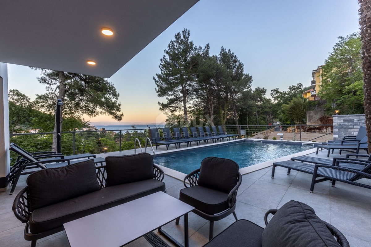 OPATIJA, MOŠĆENIČKA DRAGA – zwei neue Villen mit Swimmingpool, 410 m2 + 225 m2 mit Garten, Möbeln un