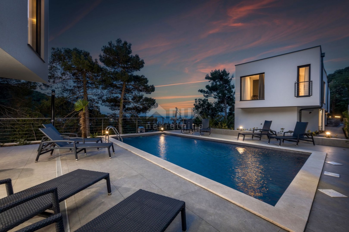 OPATIJA, MOŠĆENIČKA DRAGA – zwei neue Villen mit Swimmingpool, 410 m2 + 225 m2 mit Garten, Möbeln un