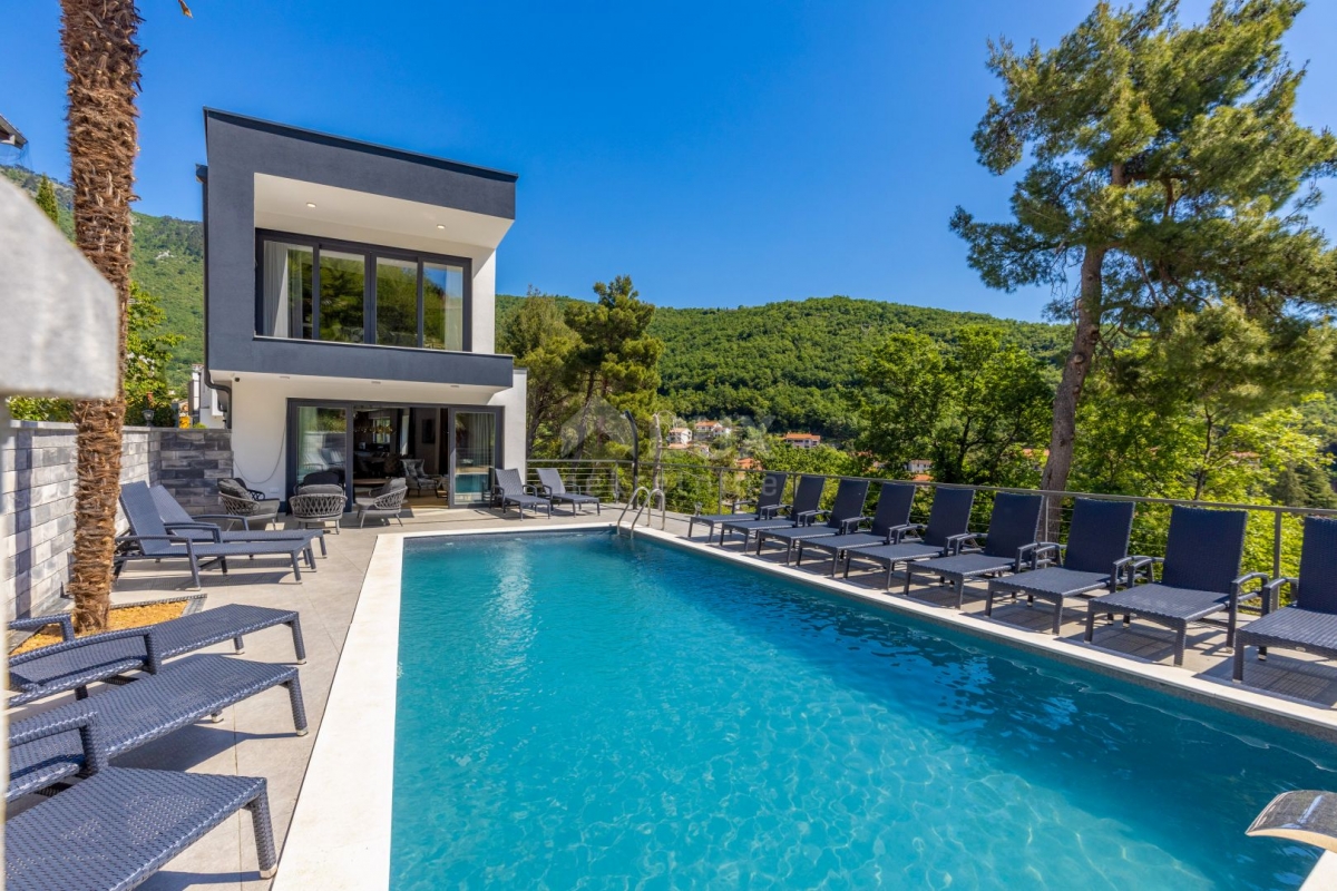 OPATIJA, MOŠĆENIČKA DRAGA – zwei neue Villen mit Swimmingpool, 410 m2 + 225 m2 mit Garten, Möbeln un