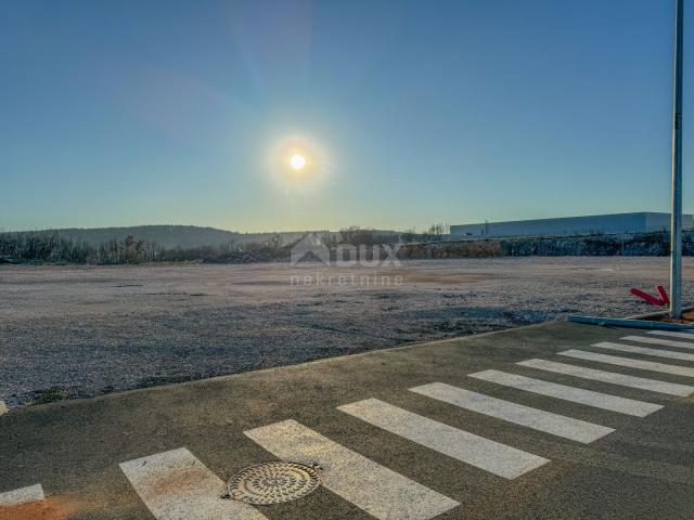 RIJEKA, KUKULJANOVO - New - land 2833m2 in the center of the industrial zone, wide possibility of co