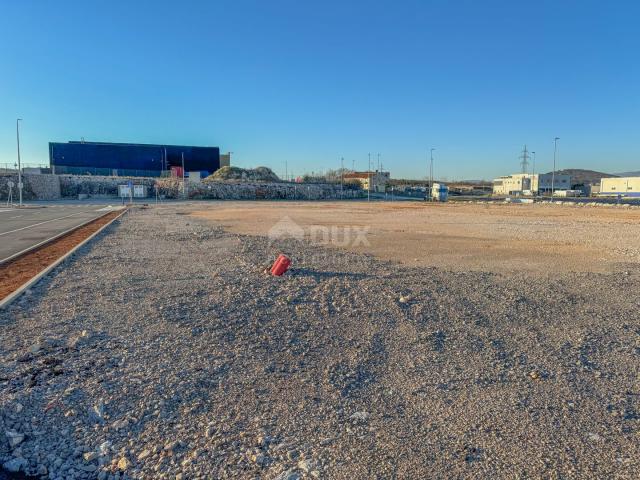 RIJEKA, KUKULJANOVO - New - land 2833m2 in the center of the industrial zone, wide possibility of co