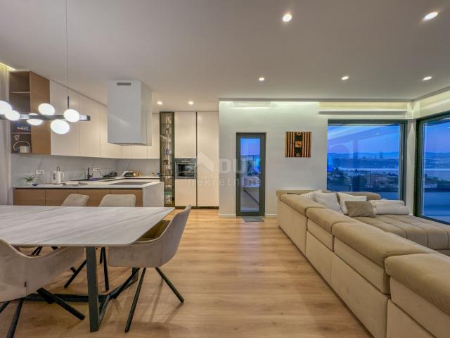 OPATIJA, ZENTRUM - exklusives Penthouse mit Aussicht, Pool und Garage