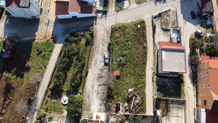 BIOGRAD, PAKOŠTANE - Vermietung eines Baugrundstücks 150 m vom Meer entfernt