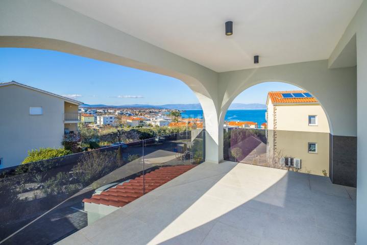 OTOK KRK, MALINSKA - Penthouse s pogledom u blizini mora