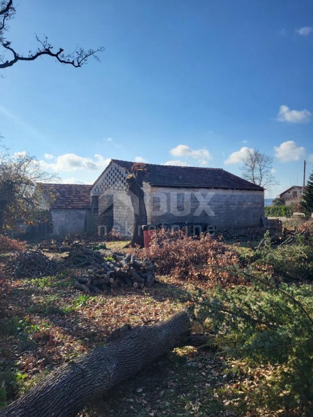 BIOGRAD, RAŠTANE GORNJE - Steinhaus auf einem Grundstück von 2300 m2