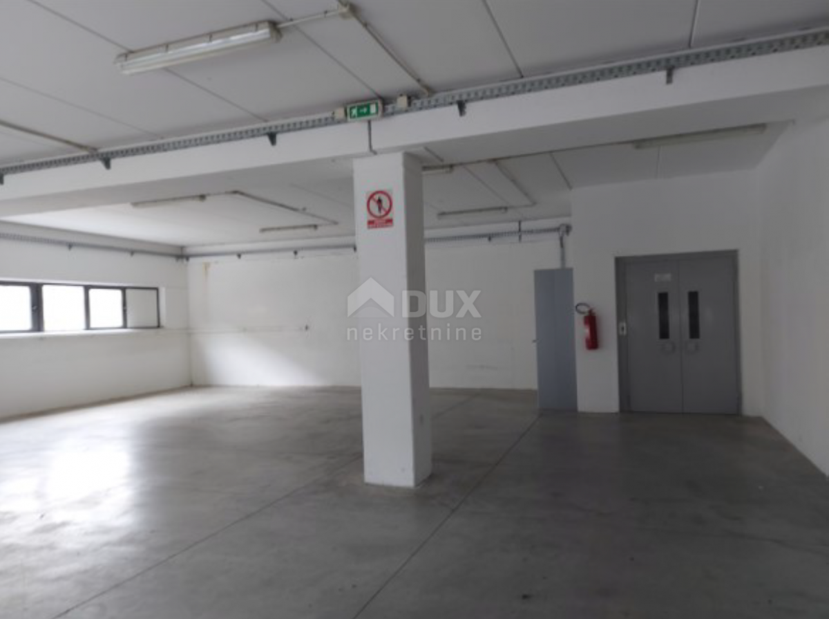 KASTAV, ŽEGOTI- dvoetažni poslovni prostor 421m2 s liftom za zakup/najam + parking