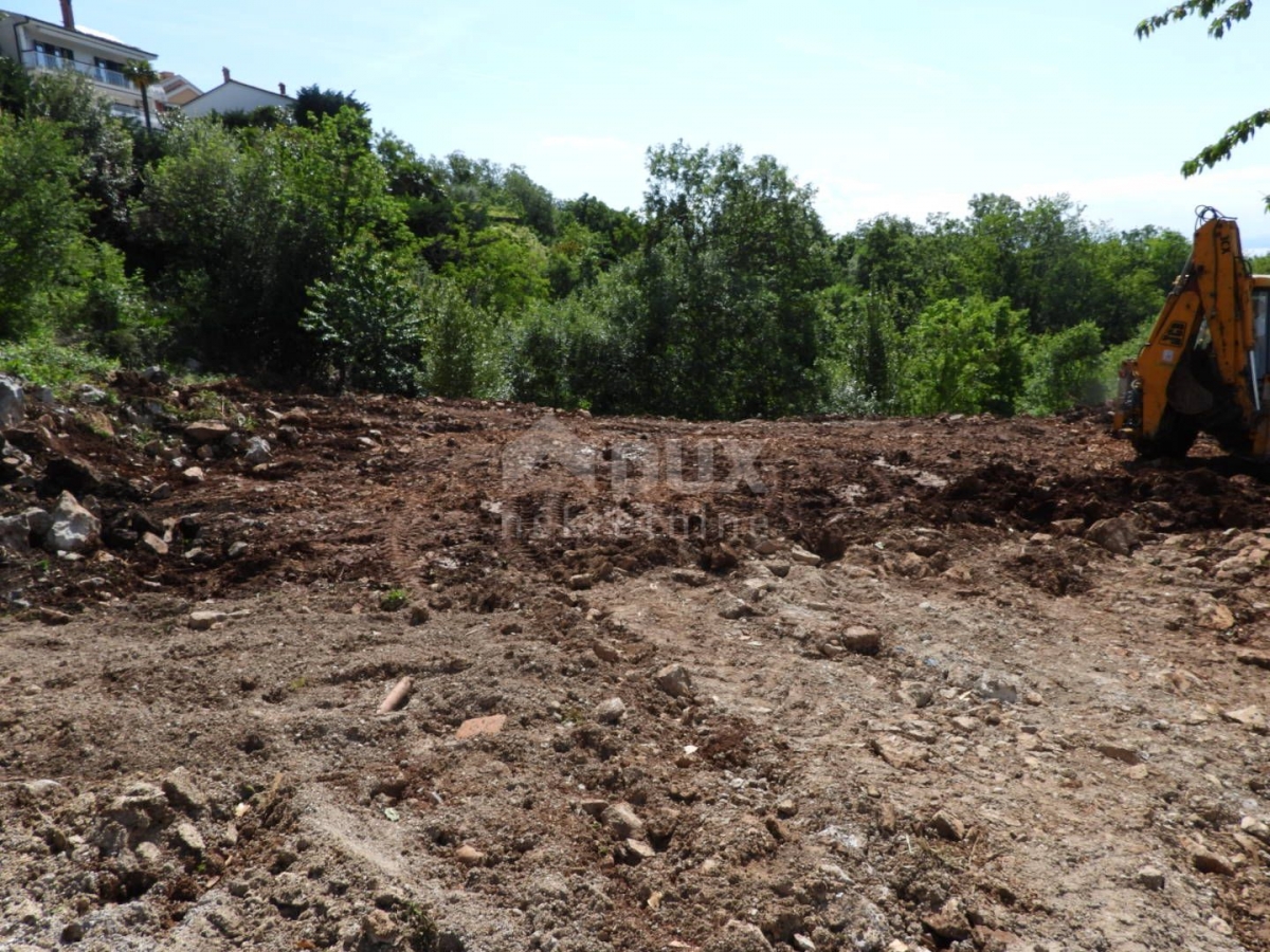 KASTAV, RUBEŠI- građevinsko zemljište 1957m2 s pogledom na more za stambenu zgradu– stanove/ obitelj