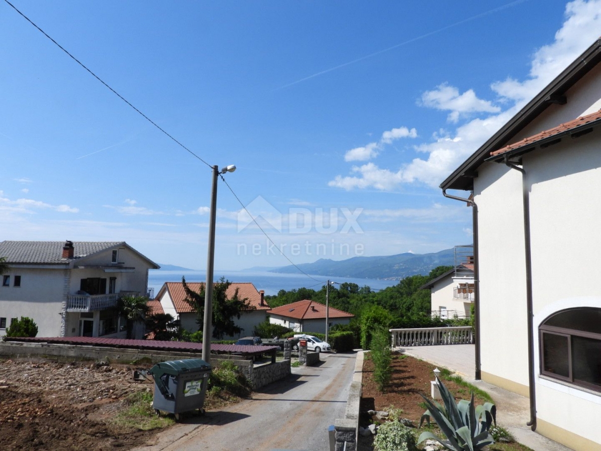 KASTAV, RUBEŠI- građevinsko zemljište 1957m2 s pogledom na more za stambenu zgradu– stanove/ obitelj