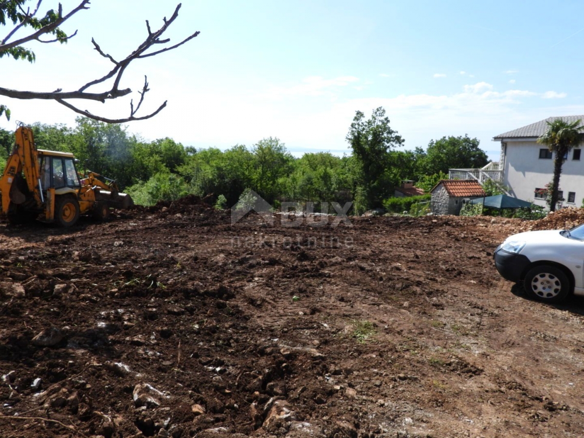 KASTAV, RUBEŠI- građevinsko zemljište 1957m2 s pogledom na more za stambenu zgradu– stanove/ obitelj