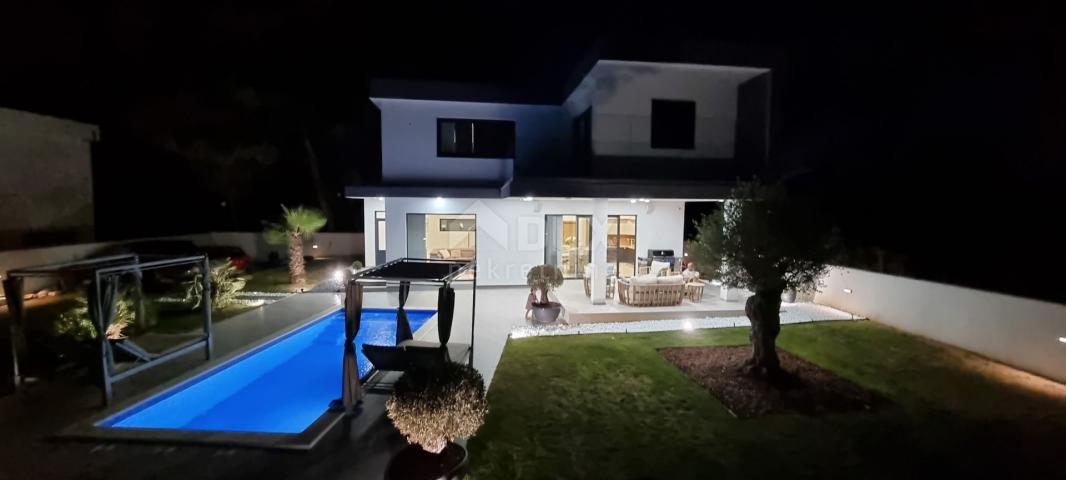 ISTRIA, SVETVINČENAT - Exclusive villa in an excellent location