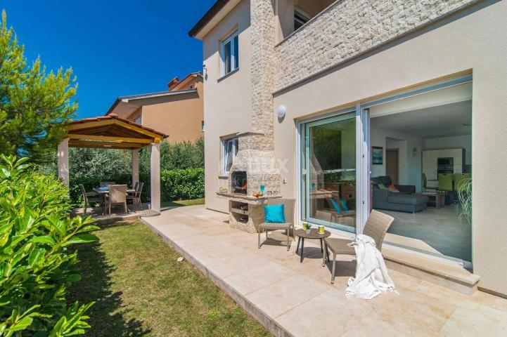 ISTRIA, POMER - Modern villa 2nd row to the sea, panoramic view, furnished