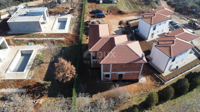 ISTRIEN, KAŠTELIR - Haus mit Schwimmbad in der Renovierungsphase