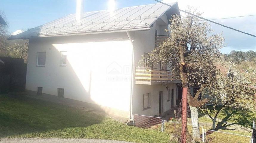 OTOČAC - Haus mit Blick auf die ganze Stadt