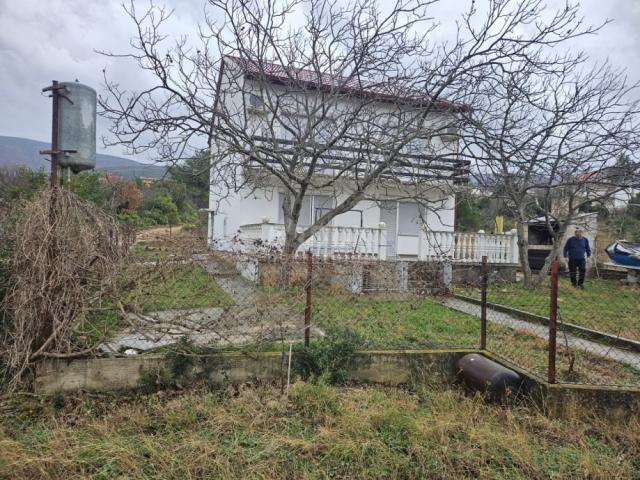 DALMATIEN, OBROVAC Familienhaus 400 m vom Meer entfernt