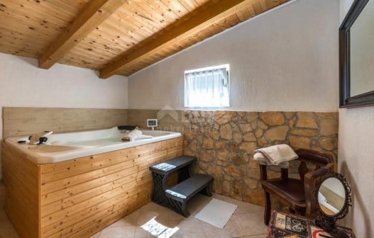 NOVI VINODOLSKI - Kuća s mini wellnessom