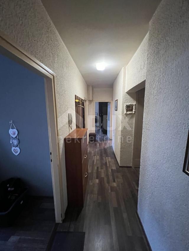 RIJEKA, KRIM - Wohnung, 67m2, 2 Schlafzimmer + Badezimmer, Balkon, NEUE FASSADE!!!