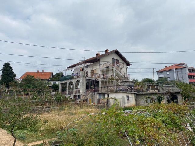 RIJEKA, SRDOČI, GRBCI - Einfamilienhaus mit 4 Wohnungen + Nebengebäude + Garten! GELEGENHEIT!