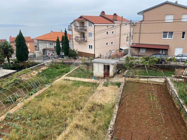 RIJEKA, SRDOČI, GRBCI - detached house with 4 apartments + outbuilding + garden! OPPORTUNITY!