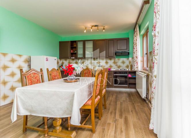 Apartmenthaus mit 4 Apartments in der Nähe von Porec