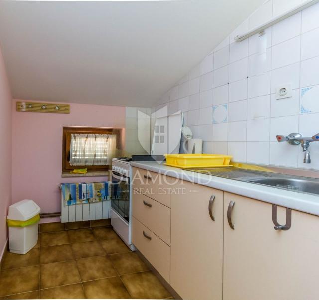 Apartmenthaus mit 4 Apartments in der Nähe von Porec