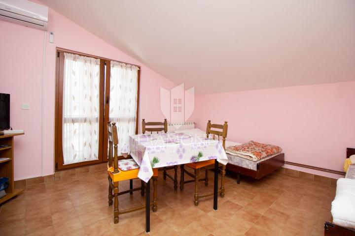 Apartmenthaus mit 4 Apartments in der Nähe von Porec