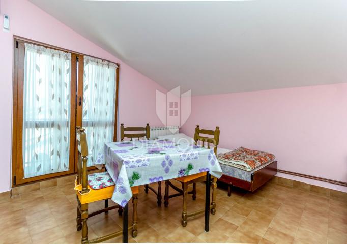 Apartmenthaus mit 4 Apartments in der Nähe von Porec