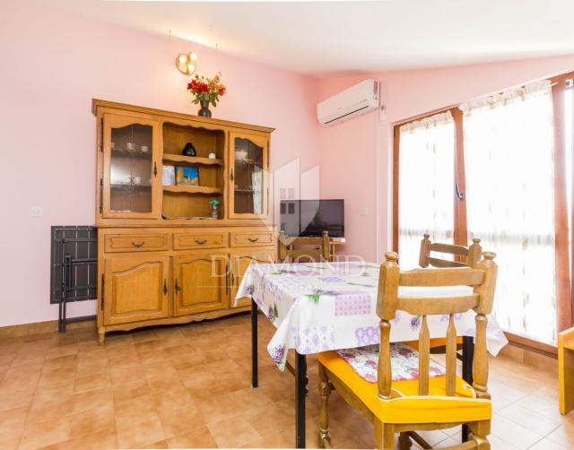 Apartmenthaus mit 4 Apartments in der Nähe von Porec