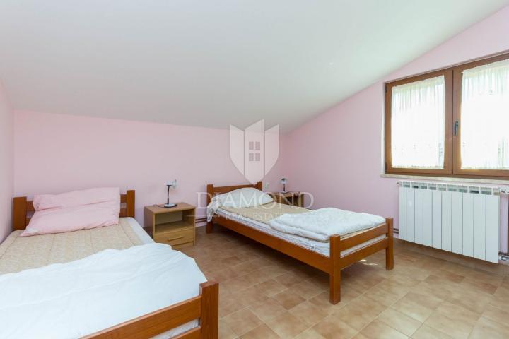 Apartmenthaus mit 4 Apartments in der Nähe von Porec