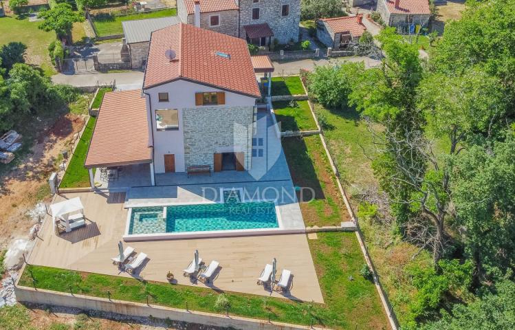 Umag surroundings, renovated house with a sports spirit