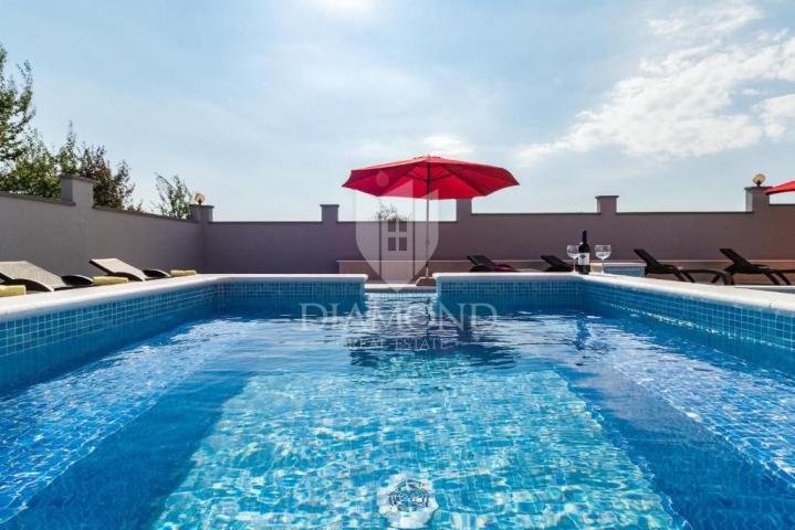 Pula, spacious villa with pool and jacuzzi