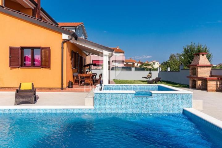 Pula, spacious villa with pool and jacuzzi