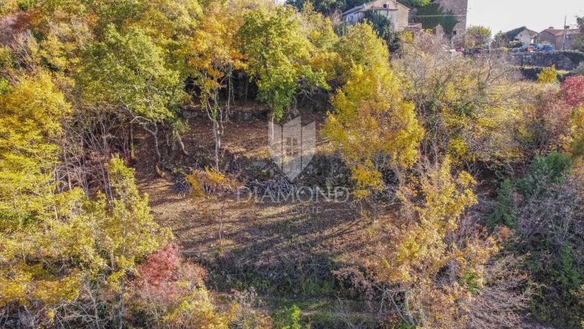 Bauland mit schöner Aussicht bei Grožnjan