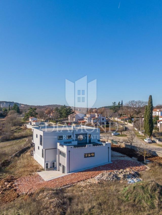 Rovinj, Umgebung, neue Luxusvilla in ruhiger Lage