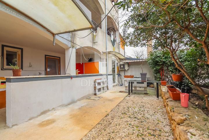 Rovinj, three residential units in a quiet location