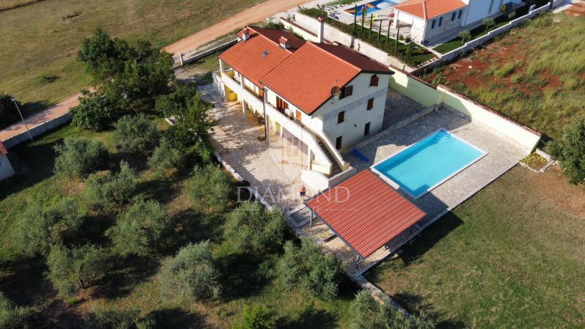 Porepč, surroundings of houses with large garden and sea view