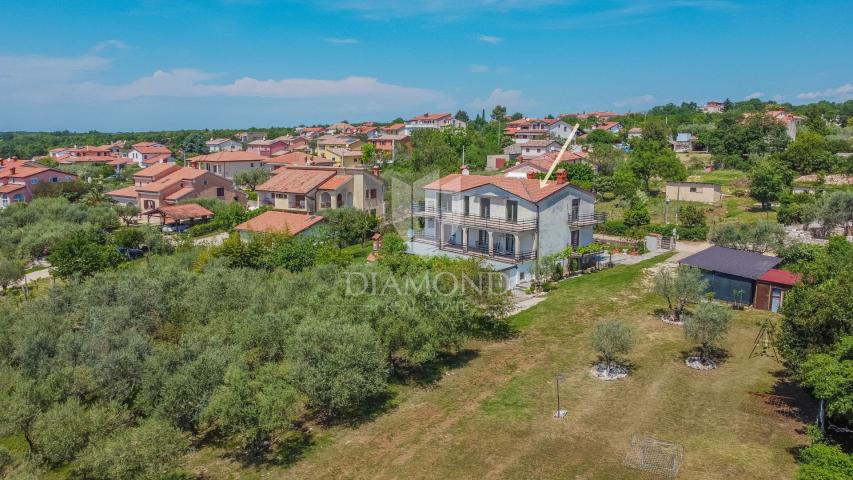 Umag! Excellent house with a large garden!