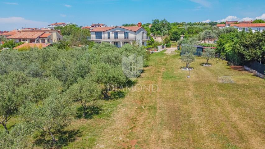 Umag! Excellent house with a large garden!