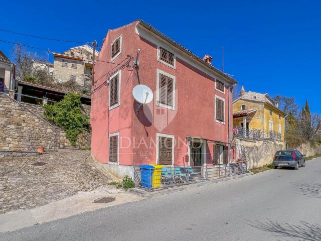 Motovun, Einfamilienhaus mit freiem Blick