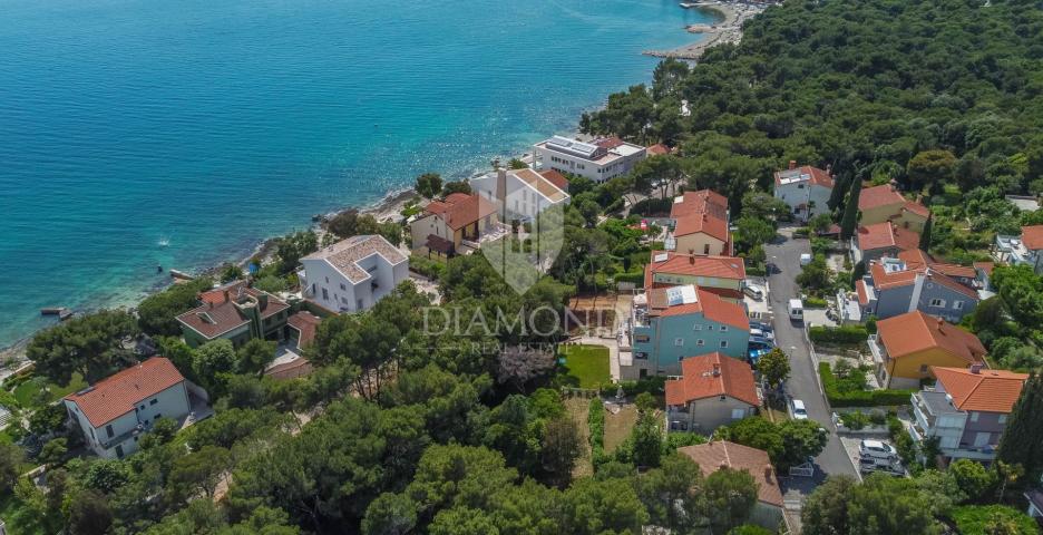 Rovinj, surroundings, attractive villa in a top location