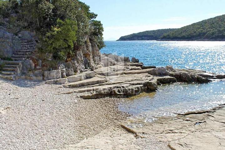 Marčana, dvije renovirane kuće na mirnoj lokaciji