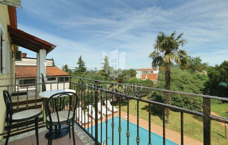 Poreč, surroundings, house with a swimming pool and a large garden!