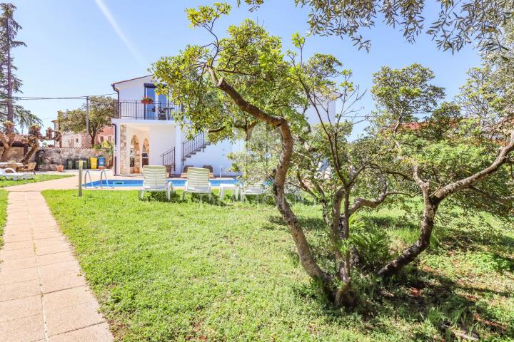 Poreč, Umgebung, Haus mit Swimmingpool und großem Garten!