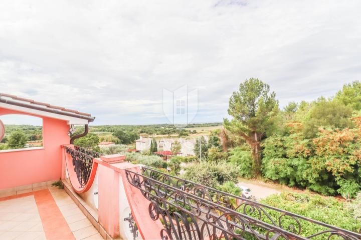 Porec, Umgebung, geräumiges Haus mit Meerblick!