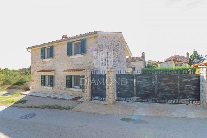 Poreč, surroundings, renovated autochthonous Istrian stone house in a quiet place!