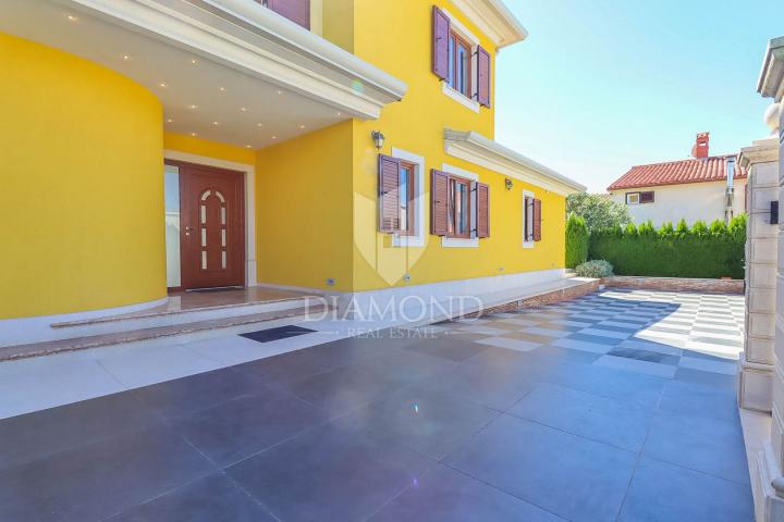 Medulin, surroundings, great house with a pool not far from the beach