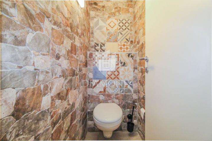 Umag, a house with potential in the old town!