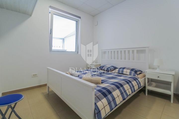 Umag center, apartment on the ground floor, 2nd row to the sea!